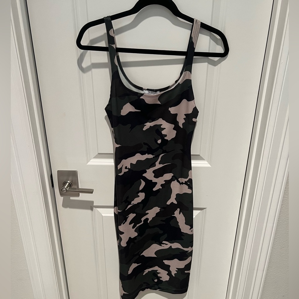 Zara camo dress size medium